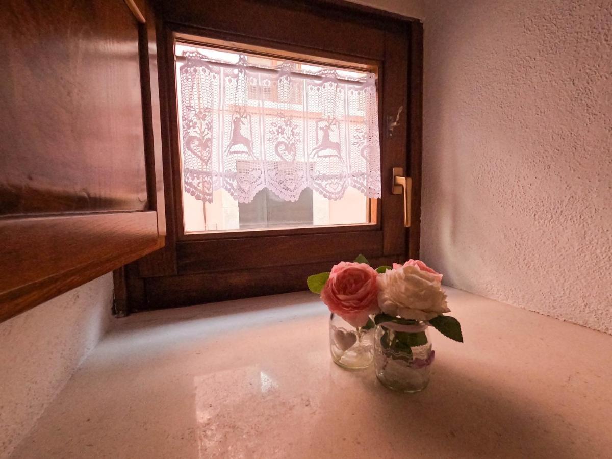 San Domenico House - Centro Storico Bed and Breakfast LʼAquila Exteriör bild